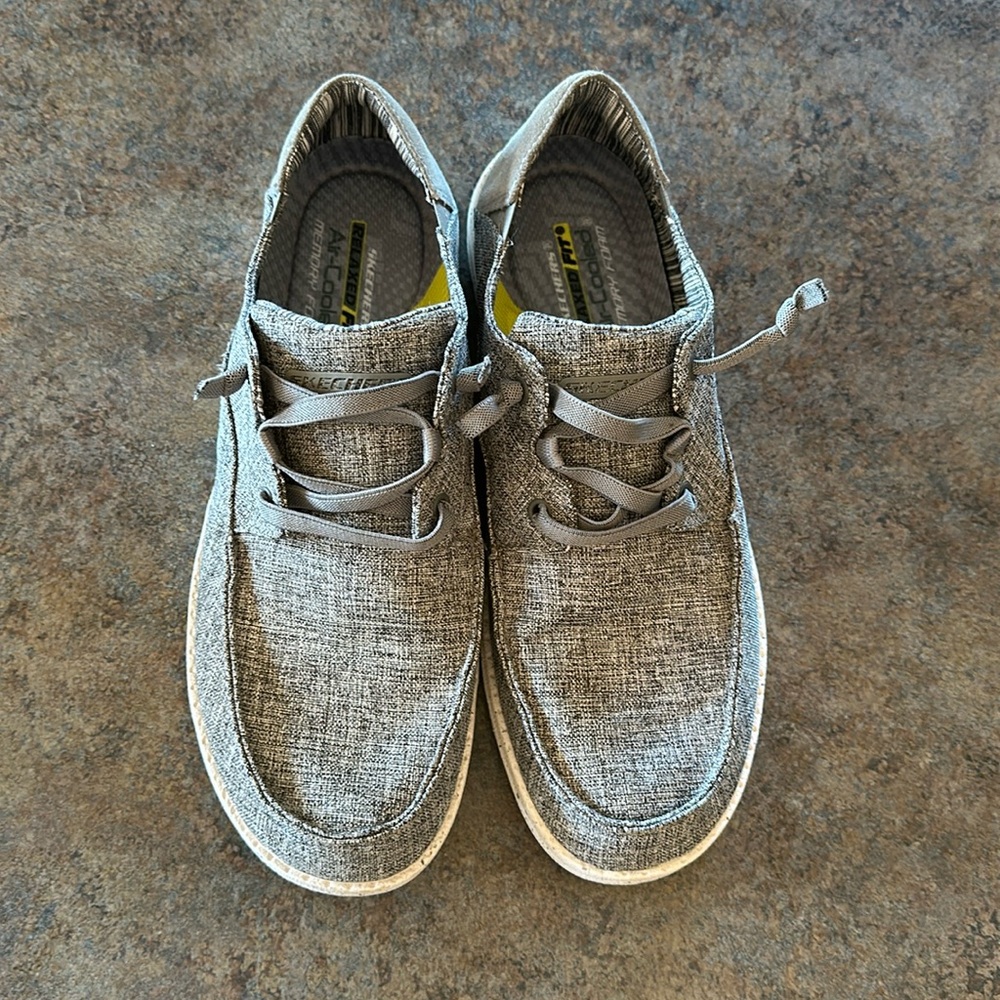 Skechers dude like men’s shoes